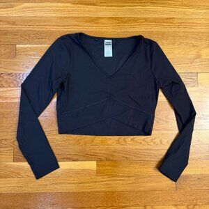 GYMSHARK Crossover Long Sleeve Crop Top Shirt in Black - Size Medium